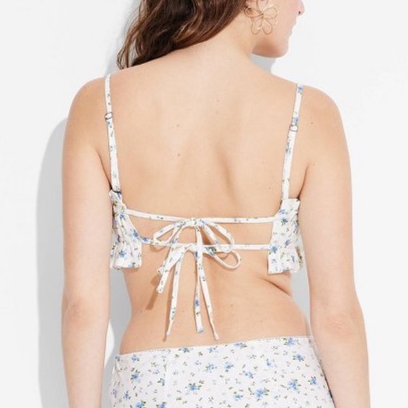 NWT Floral Crop Top - Picture 3 of 5